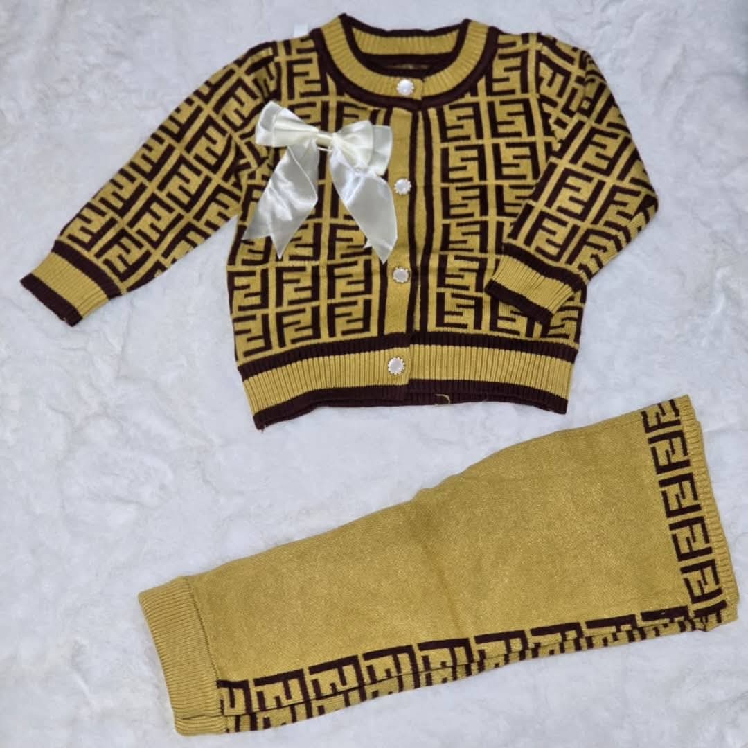 أونصوبل أنيق وعصري لطفلتك أو طفلك