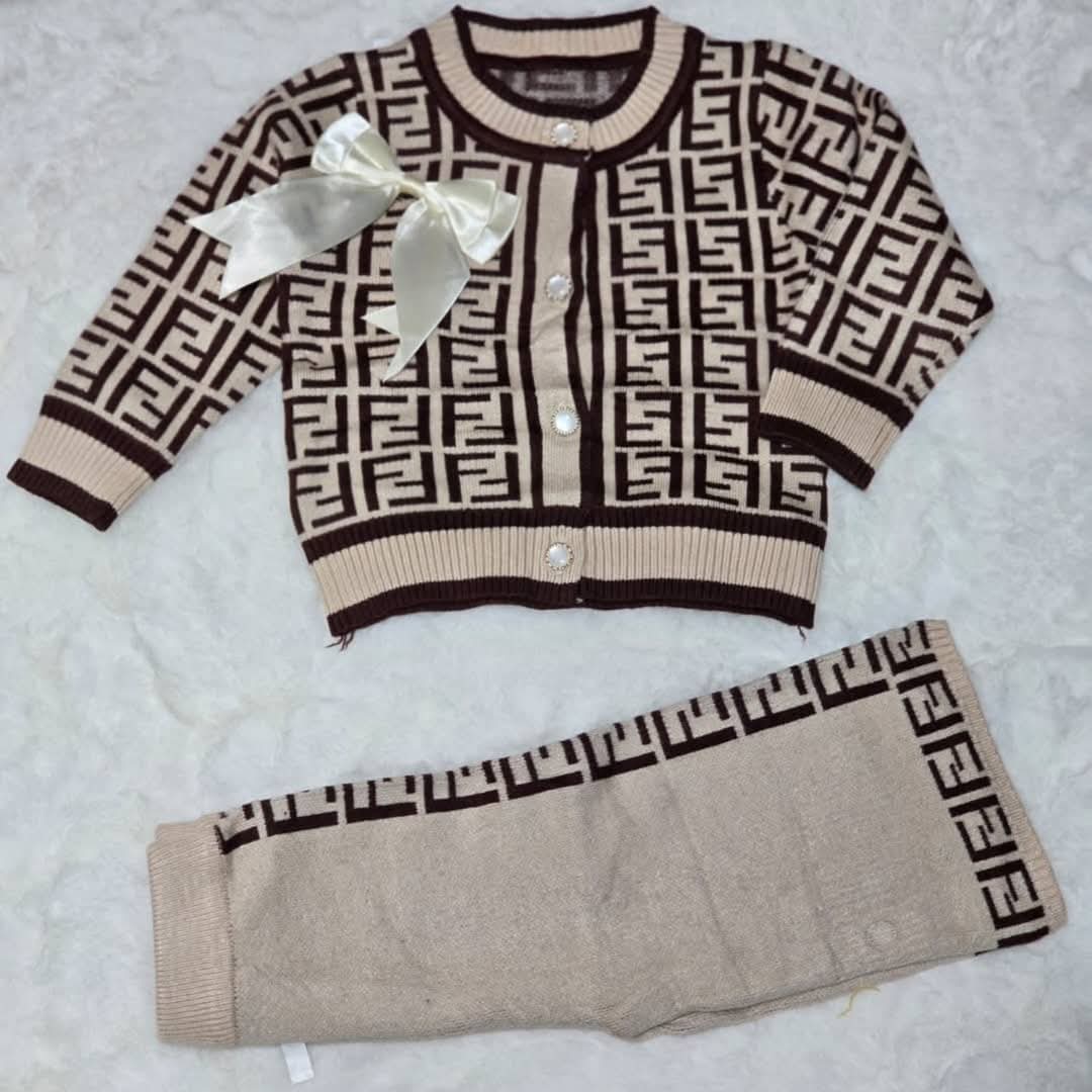 أونصوبل أنيق وعصري لطفلتك أو طفلك